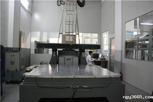 纸箱恒温恒湿物理室